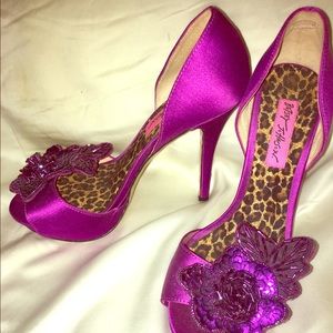 Betsey Johnson open toe pumps